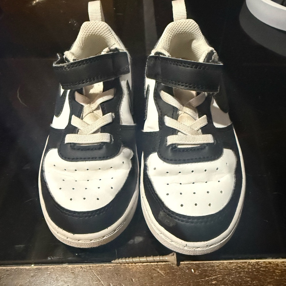 Nike Kids Black and White Sneakers